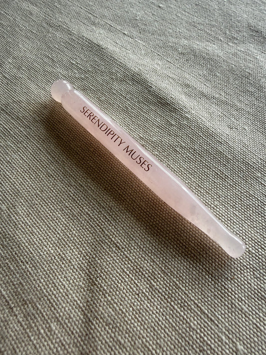     Rose quartz Bo Jin acupressure pen for facial massage and sculpting