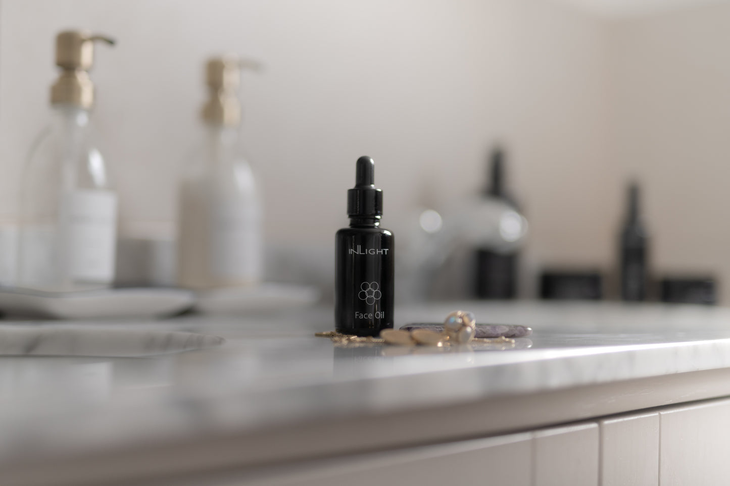 The Inlight Face Oil bottle 