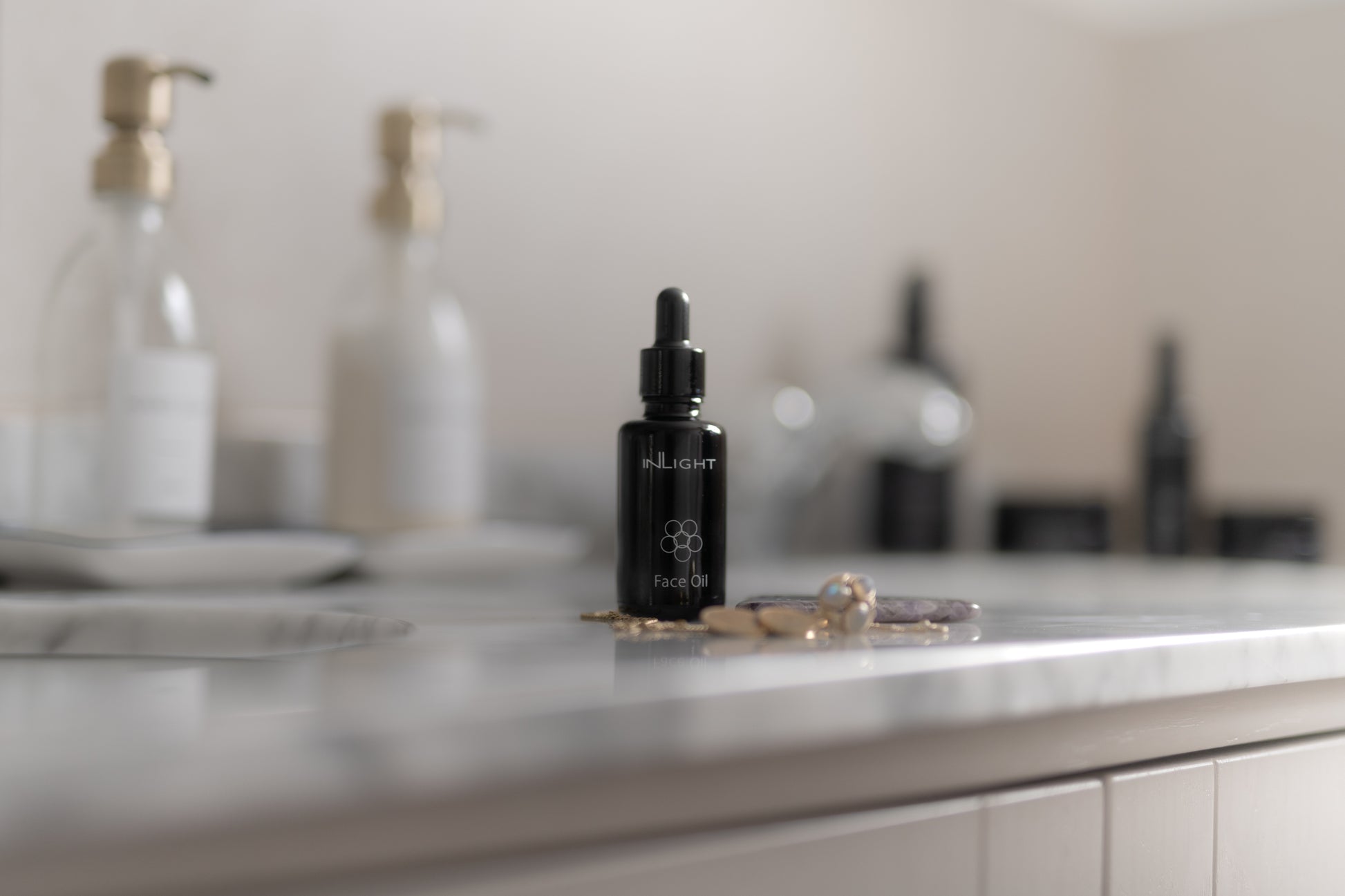 The Inlight Face Oil bottle 