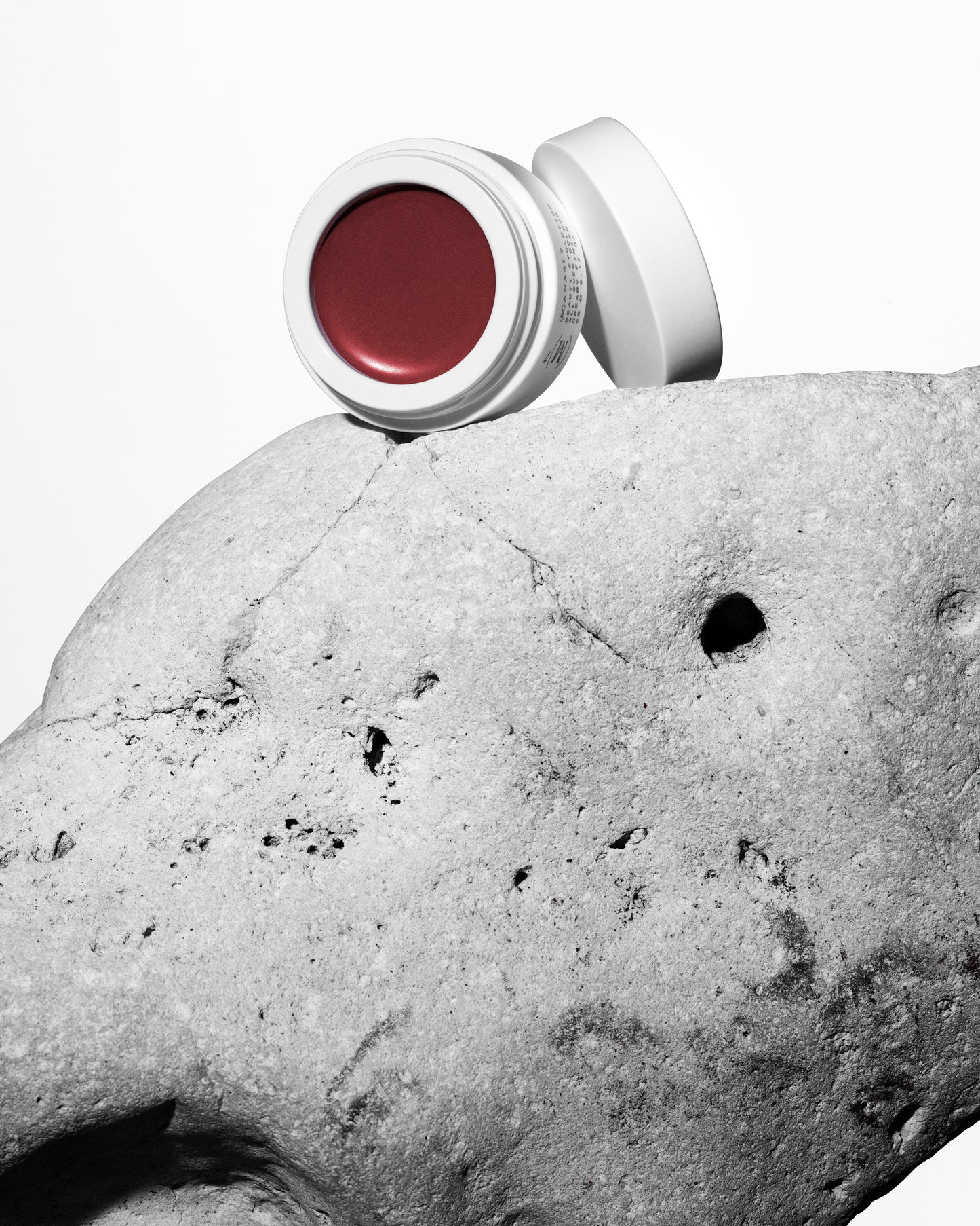 The Manasi 7 Kuranberi All over Colour in a white container 