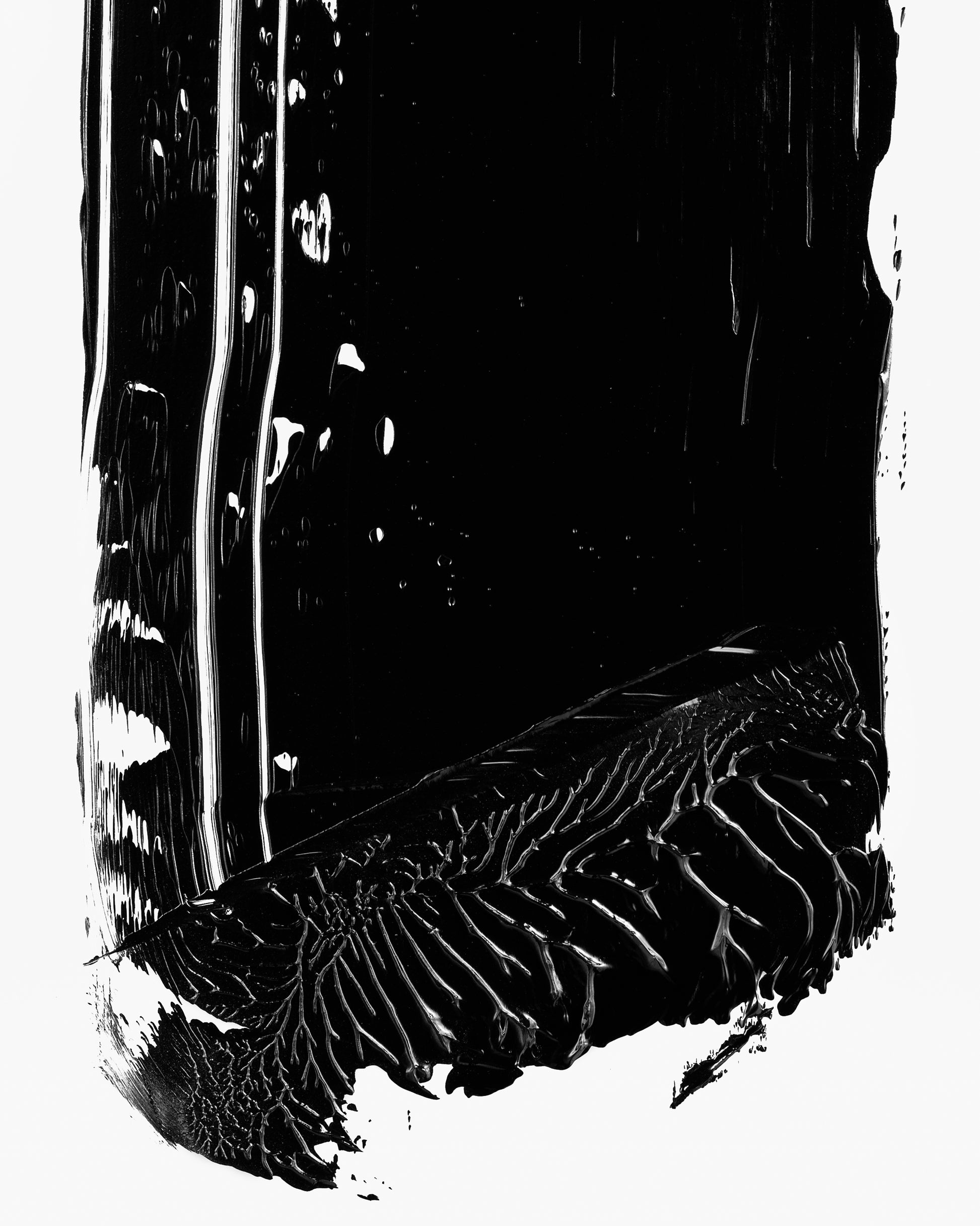 Close-up of the texture of the Manasi 7 precision mascara